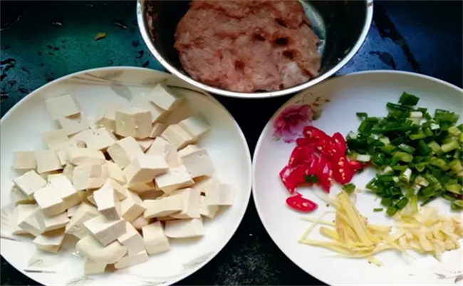 肉末炖豆腐怎么做 肉末炖豆腐的制作方法-图1